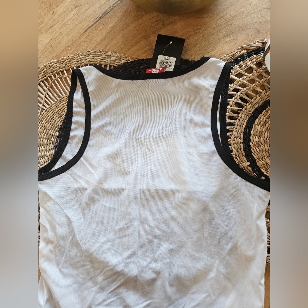 Nwt Nike tank- xl - Picture 7 of 9